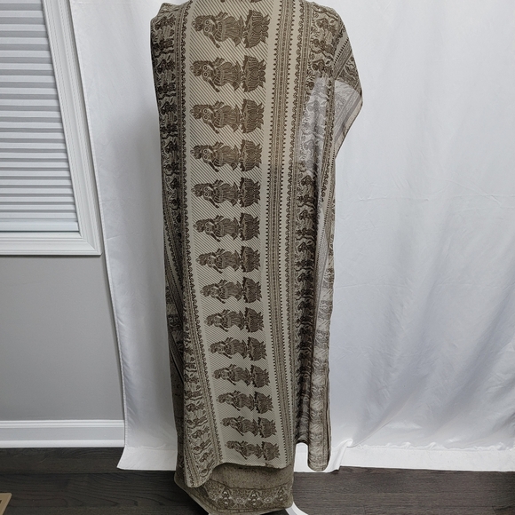 Gray/grey, brown, white sanskrit print polyester saree/sari for party - Picture 6 of 11